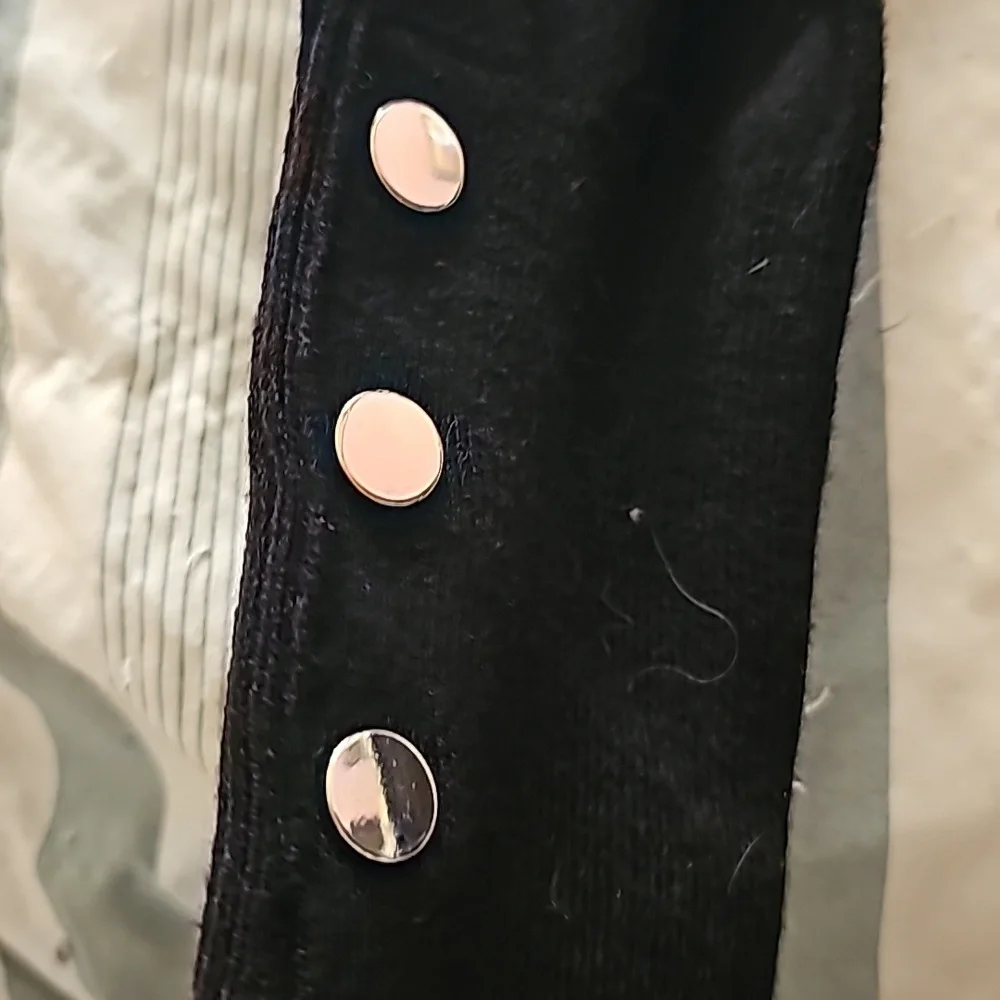 Love Tree Turtleneck Long Sleeve Size M (Check Measurements) - Picture 2 of 5